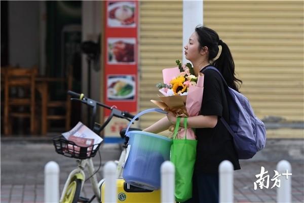 新澳门开奖记录新纪录和高考结束集体找妈妈与高考后和老妈准备回家
